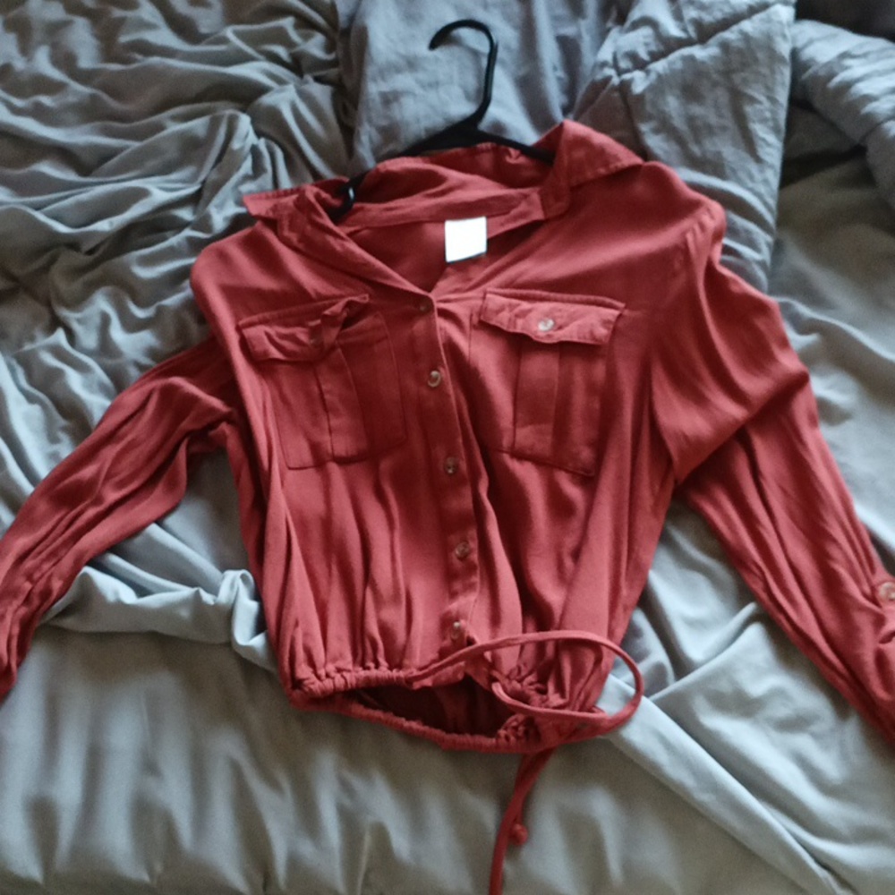 Long sleeve button crop top